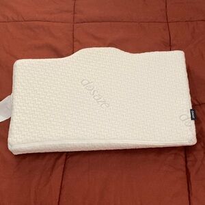 Dosaze Contoured Memory Foam Pillow - White